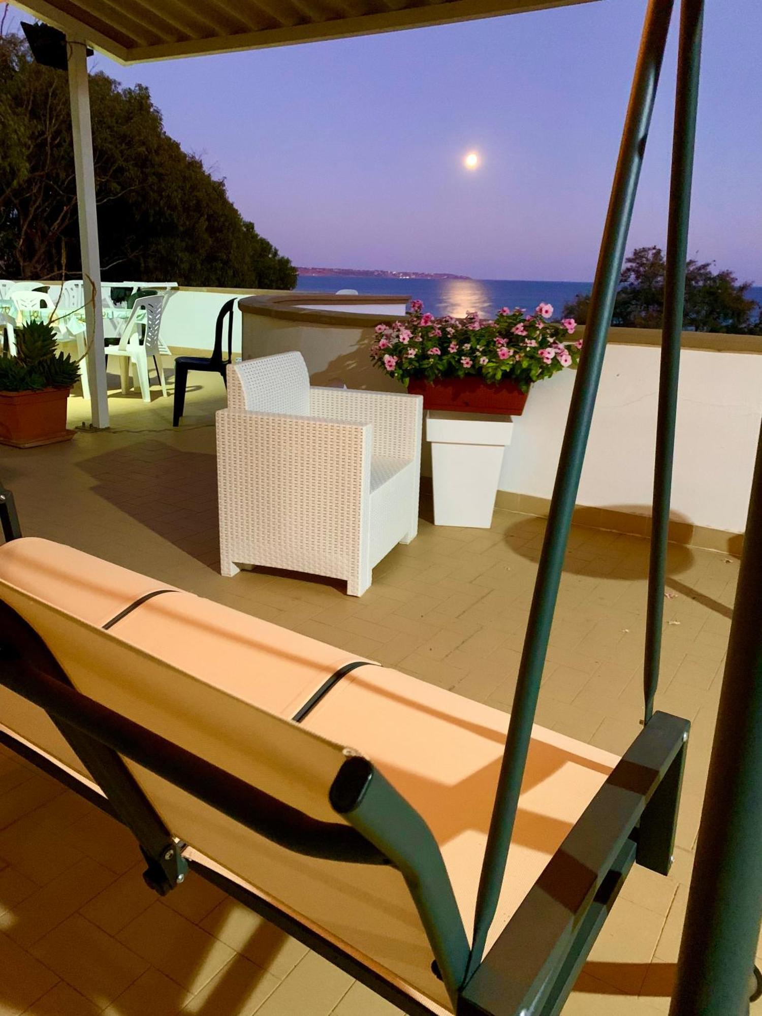 La Bussola Hotel Porto Palo Exterior photo
